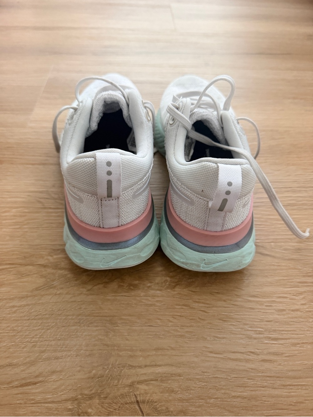 Nike Infinity Run FlyKnit Running Sneakers with Mint Accent - Picture 3 of 4